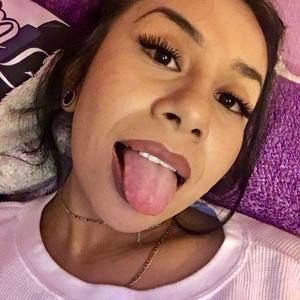 Meet your Posher, Cynthia